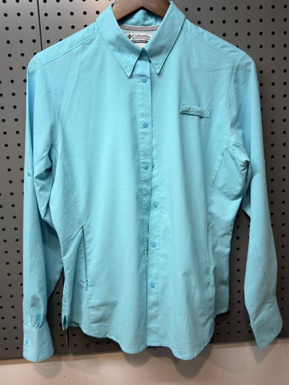 Columbia Women's Light Blue Fishing Shirt M